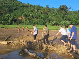 Nhanh chóng xử lý hậu quả mưa lũ, đảm bảo đời sống người dân (13/09/2024)